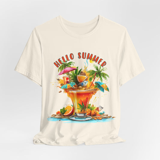 Sommer T-Shirt „Hello Summer“ – Weißes Unisex-Shirt mit Cocktail-Print | Strandshirt für Urlaub, Sonne & gute Laune