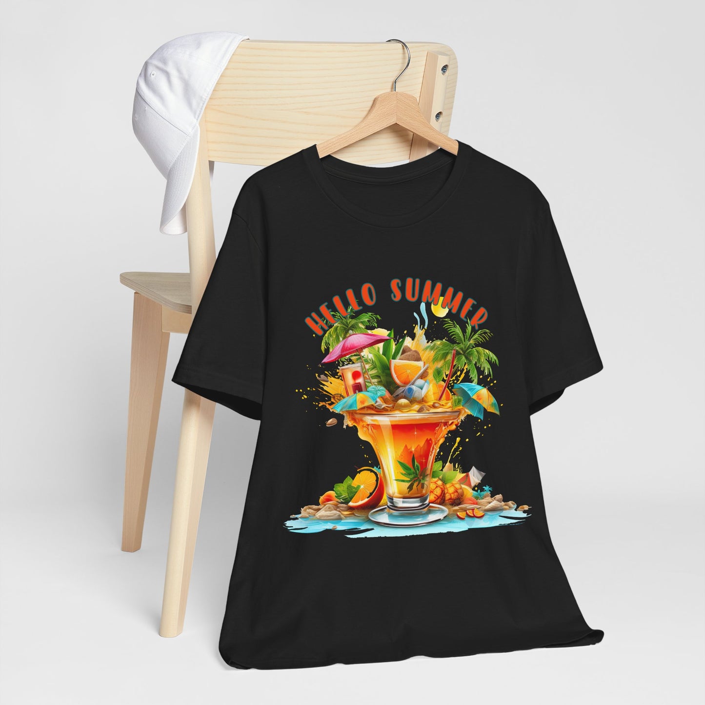 Hello Summer T-Shirt – Schwarzes Sommer-Shirt mit Tropical Cocktail Print – Unisex Beachwear Look