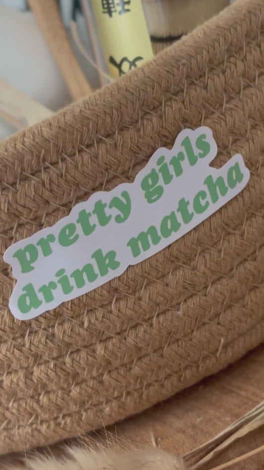 Matcha Starter-Set in Geschenkbox – Glasbecher, Bambusbesen, Löffel &amp; Zubehör – „Pretty Girls Drink Matcha“